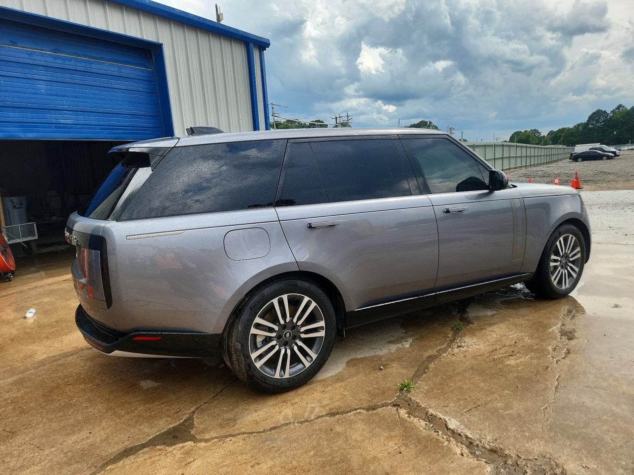 2025 Land Rover Rangerover - Image 3