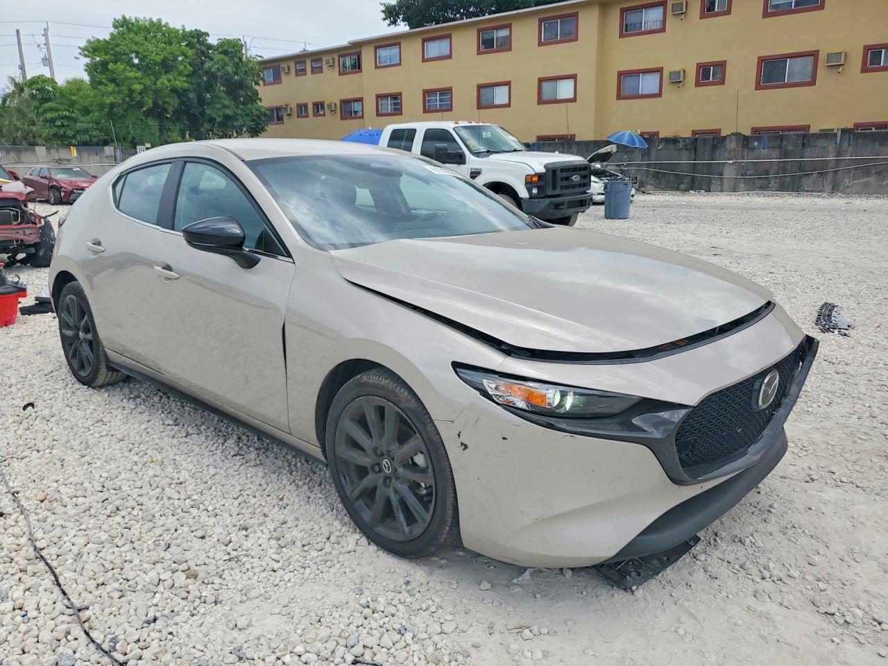 2025 Mazda 3 Select Sport - Image 4
