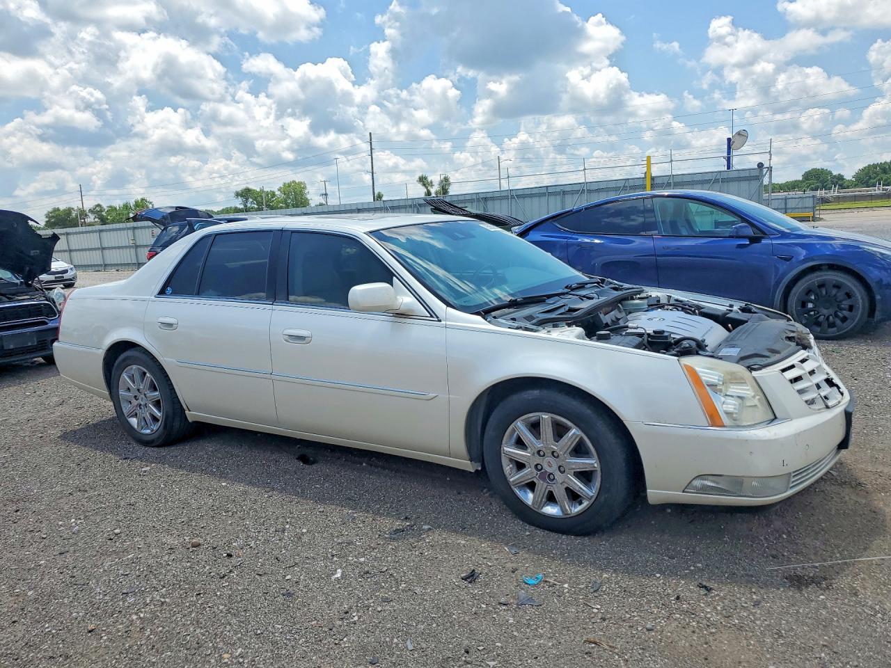 2011 Cadillac Dts Premium Collection - Image 4