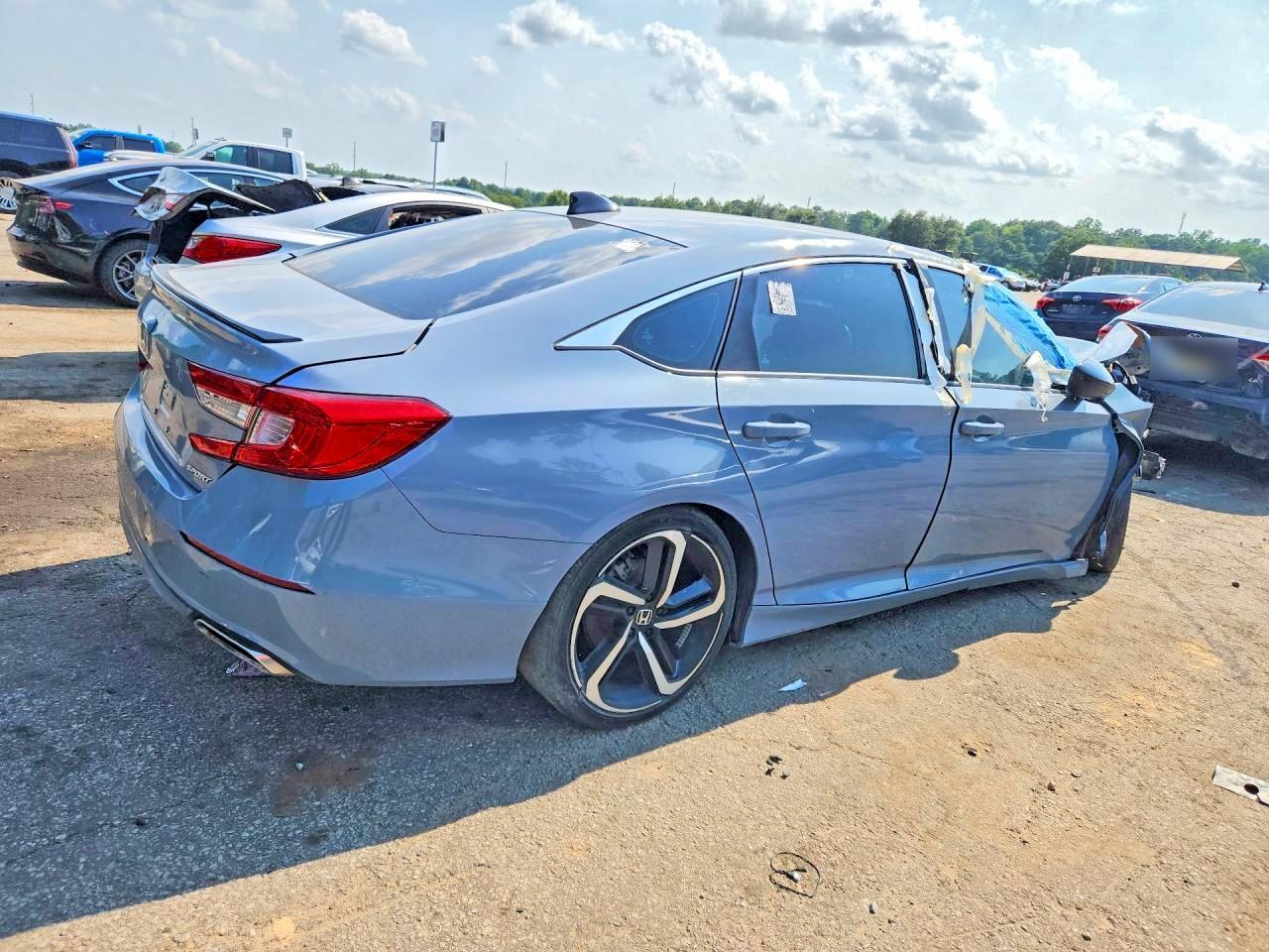 2022 Honda Accord Sport - Фото 3