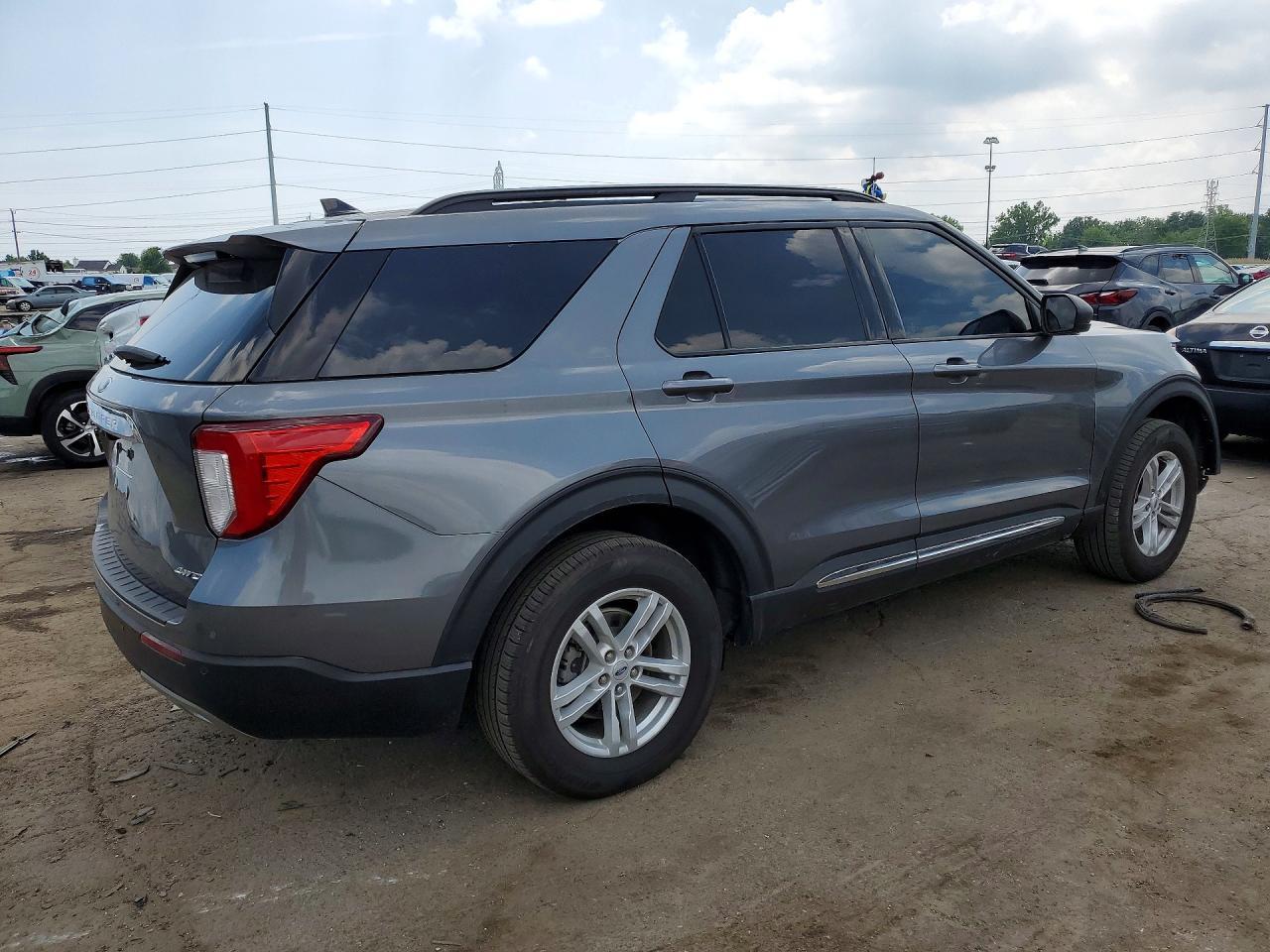 2024 Ford Explorer Xlt - Image 3