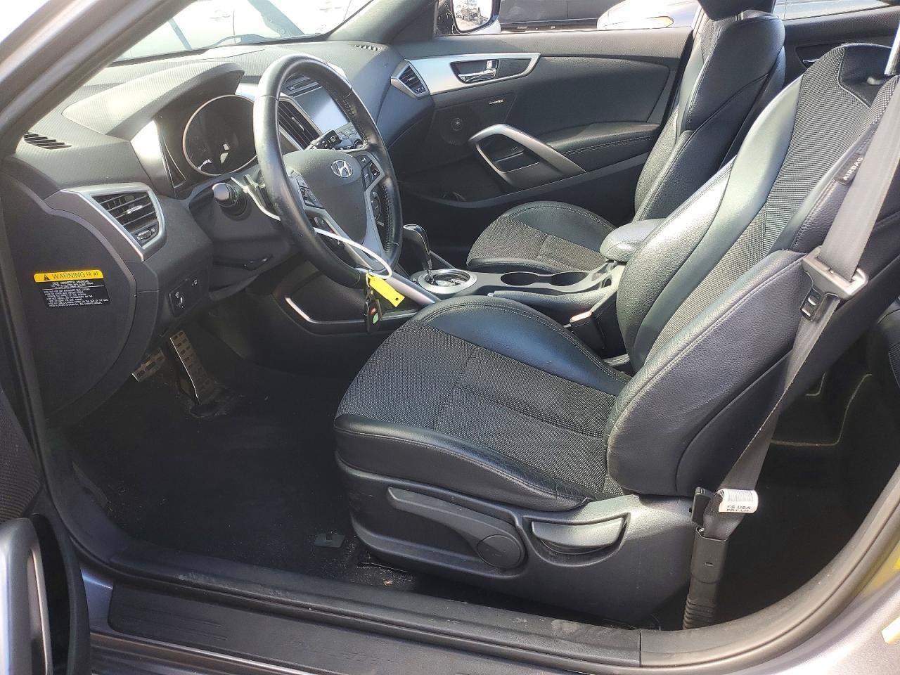 2016 Hyundai Veloster Base - Фото 7