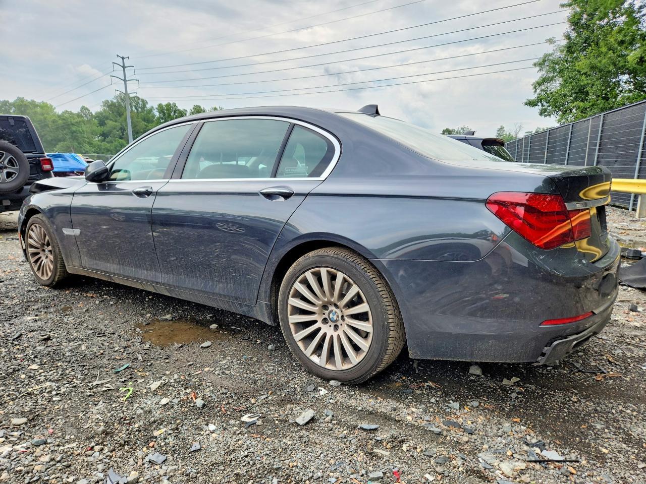 2013 BMW 740 Lxi - Фото 2
