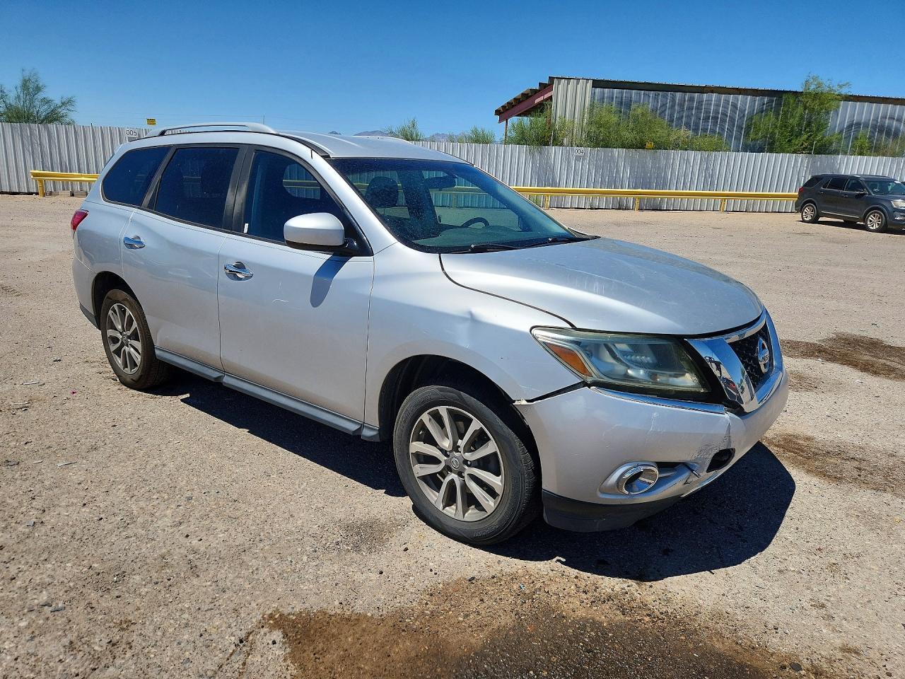 2013 Nissan Pathfinder S - Image 4