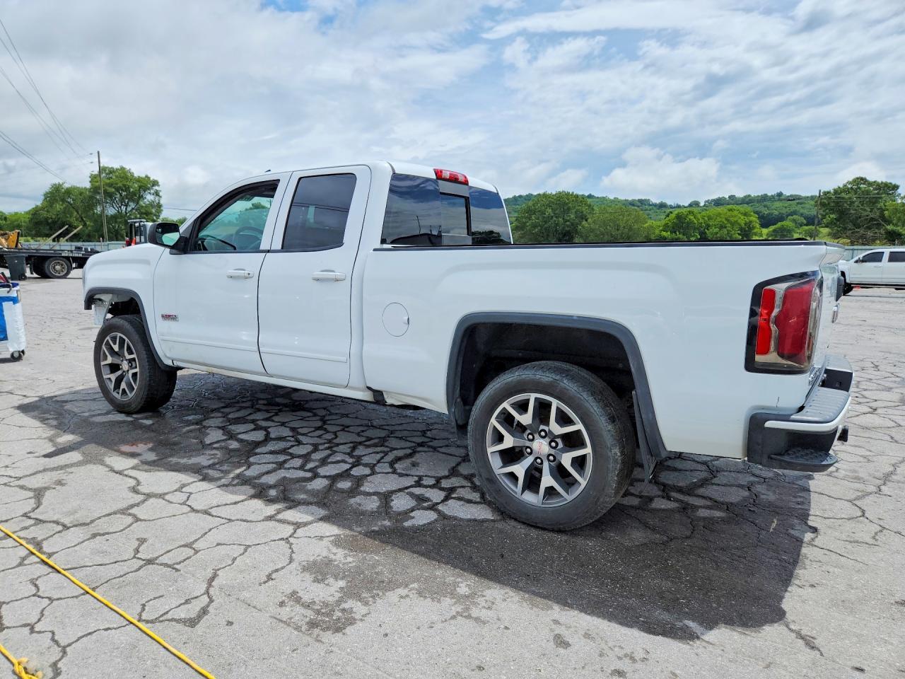 2018 GMC Sierra K1500 Slt - Фото 2