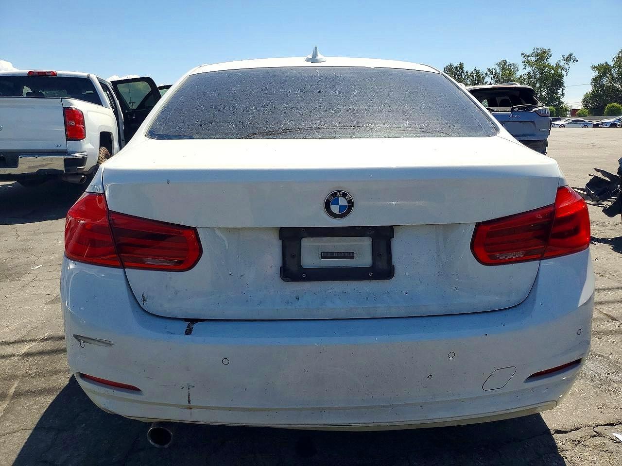 2017 BMW 320 I - Image 6