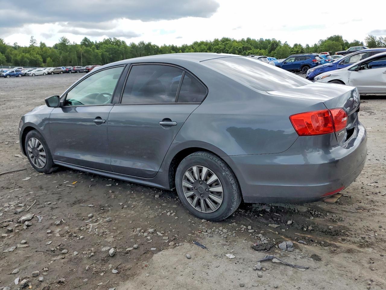 2014 Volkswagen Jetta Base - Image 2