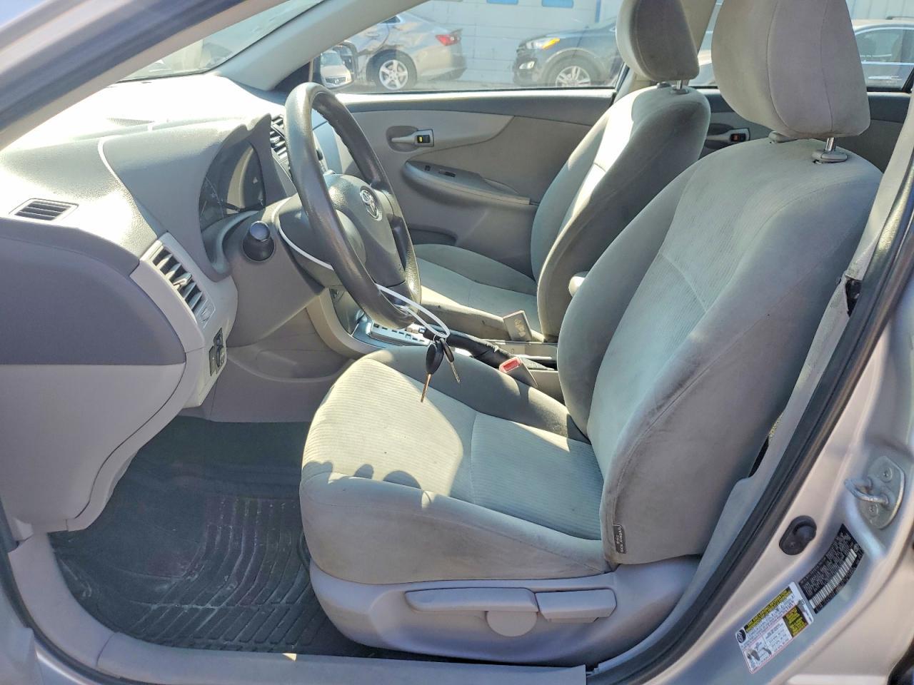 2010 Toyota Corolla Le - Фото 7