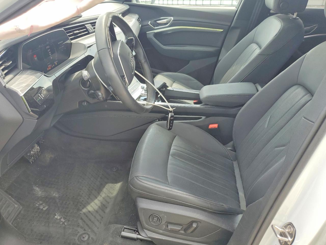 2024 Audi Q8 E-Tron Sportback Premium Plus - Image 7