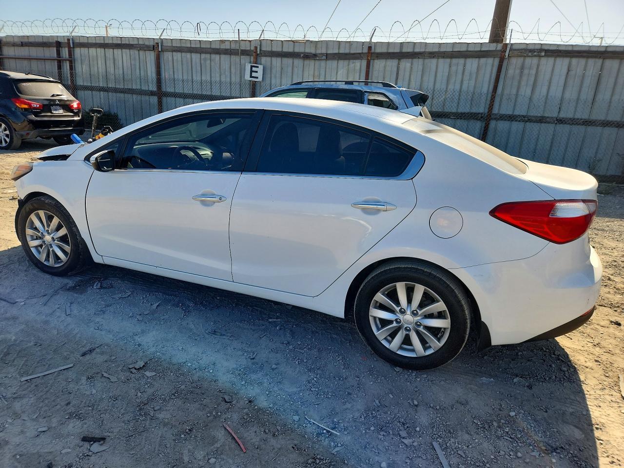 2014 Kia Forte Ex - Image 2