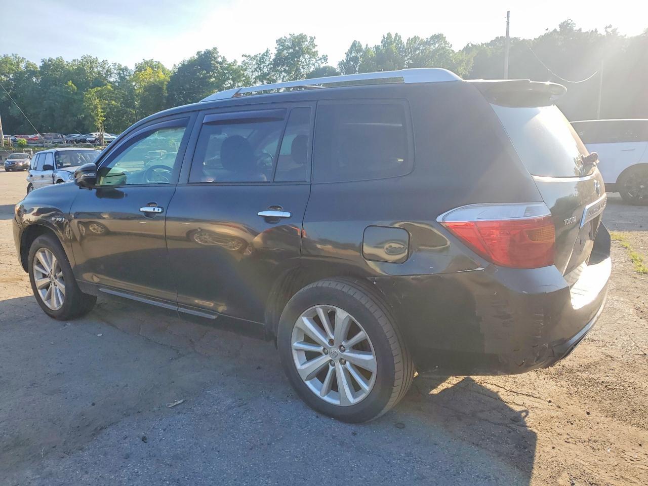 2008 Toyota Highlander Hybrid Limited - Image 2