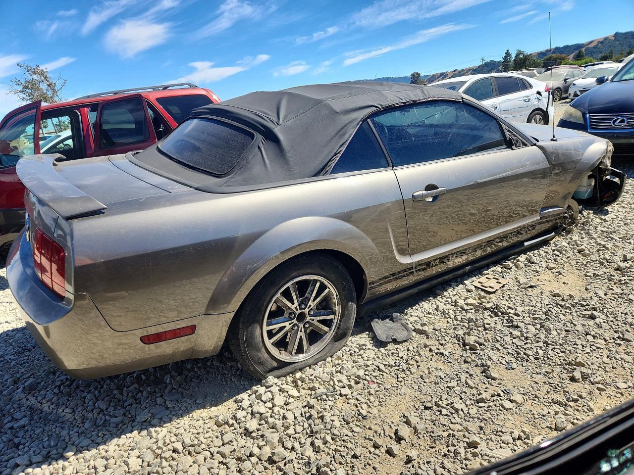 2005 Ford Mustang - Фото 3