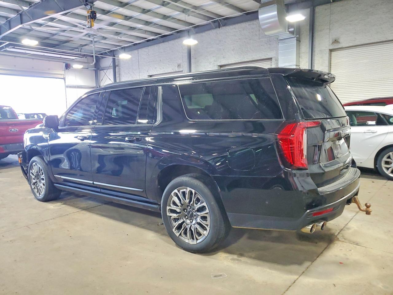 2024 GMC Yukon Xl Denali Ultimate - Фото 2