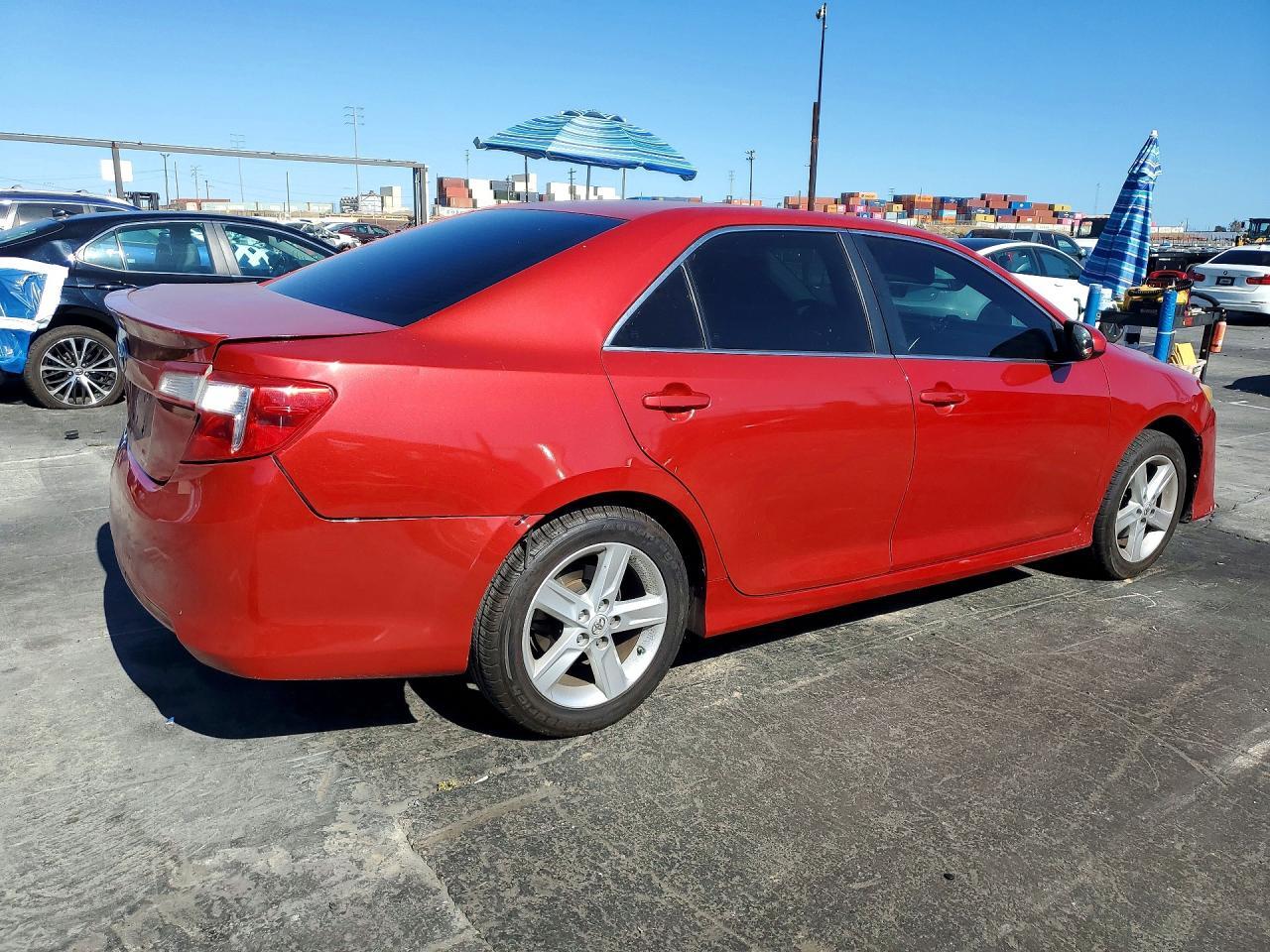 2014 Toyota Camry Se - Image 3