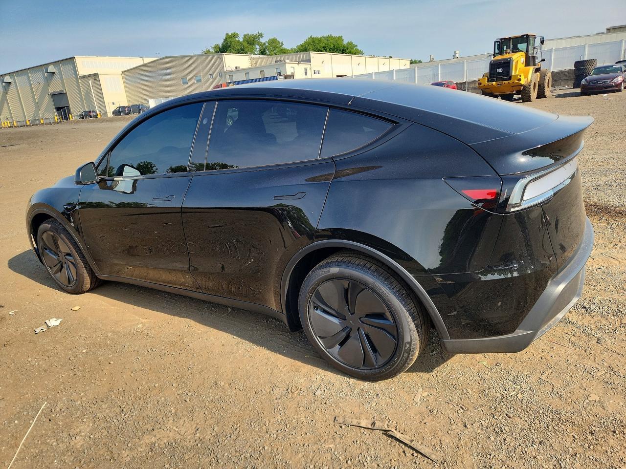 2026 Tesla Model Y - Image 2