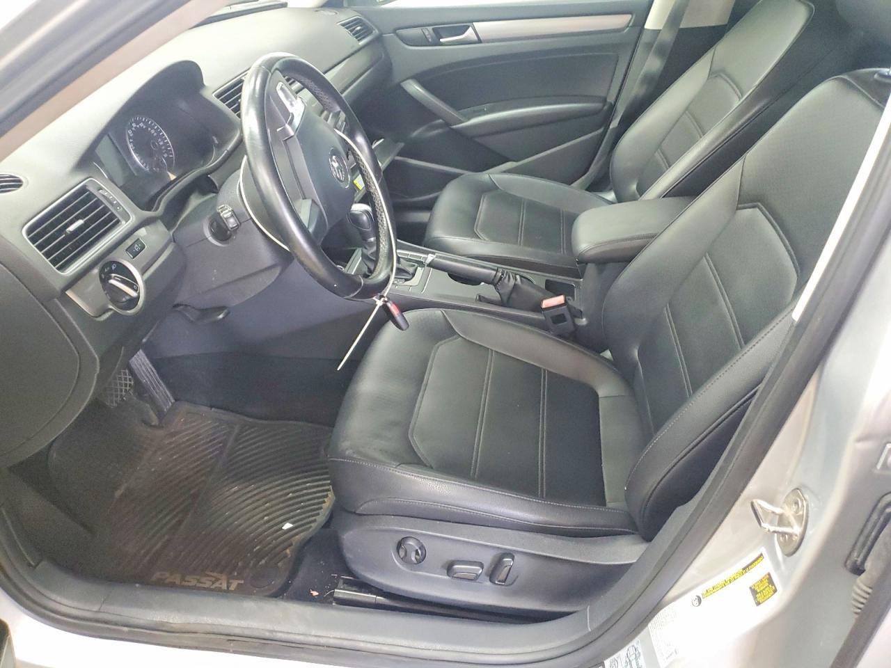 2015 Volkswagen Passat S - Фото 7
