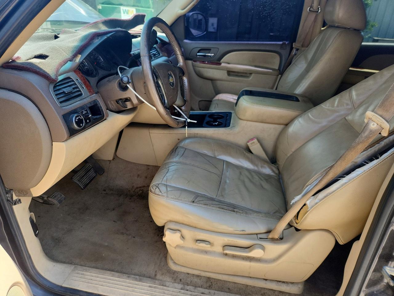 2010 Chevrolet Suburban C1500 Lt - Image 7