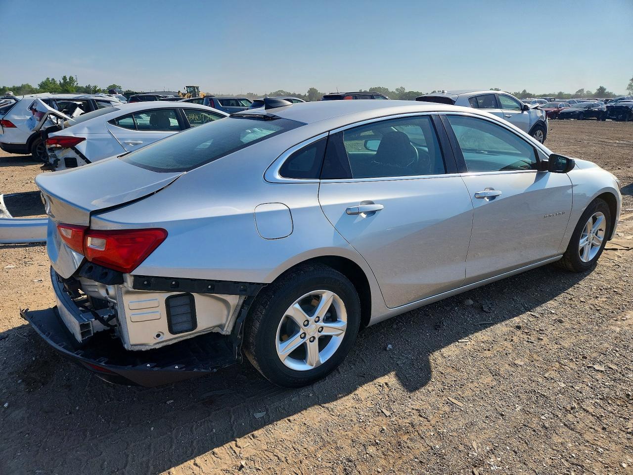 2020 Chevrolet Malibu Ls - Фото 3