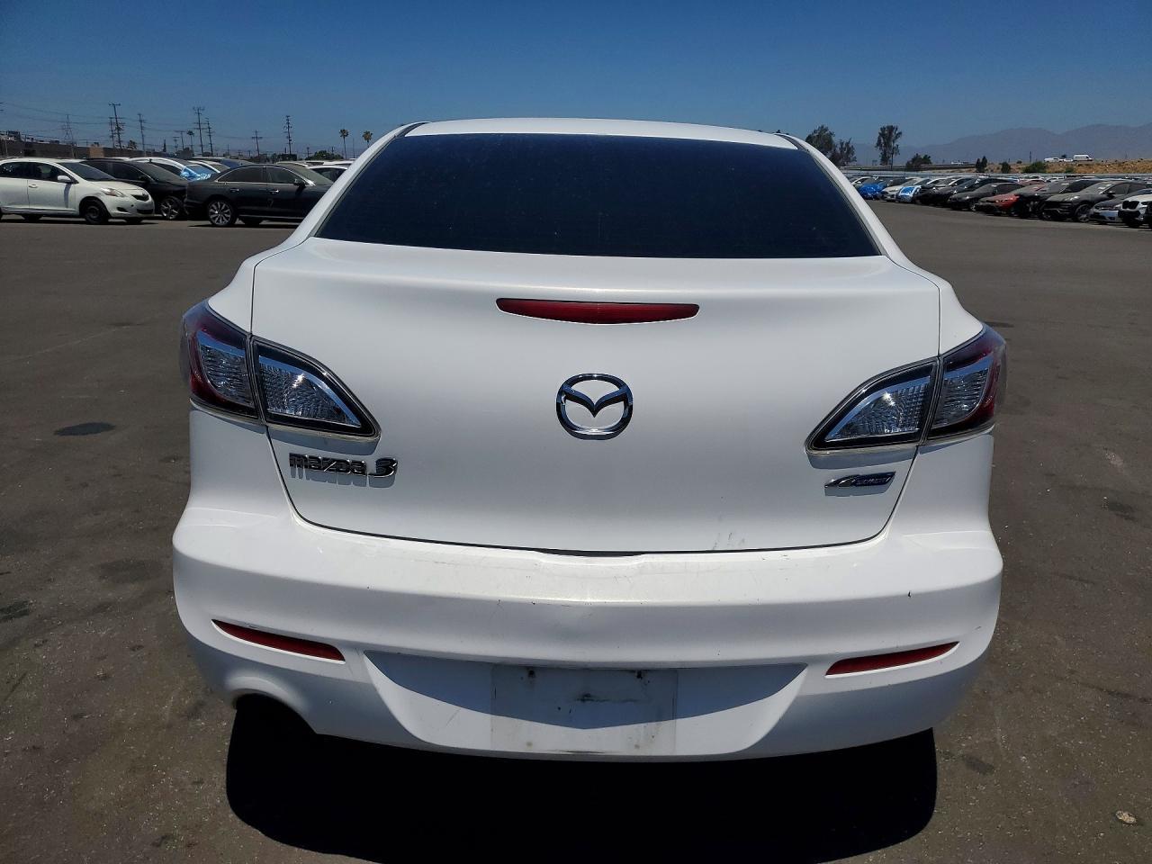 2013 Mazda 3 I - Image 6
