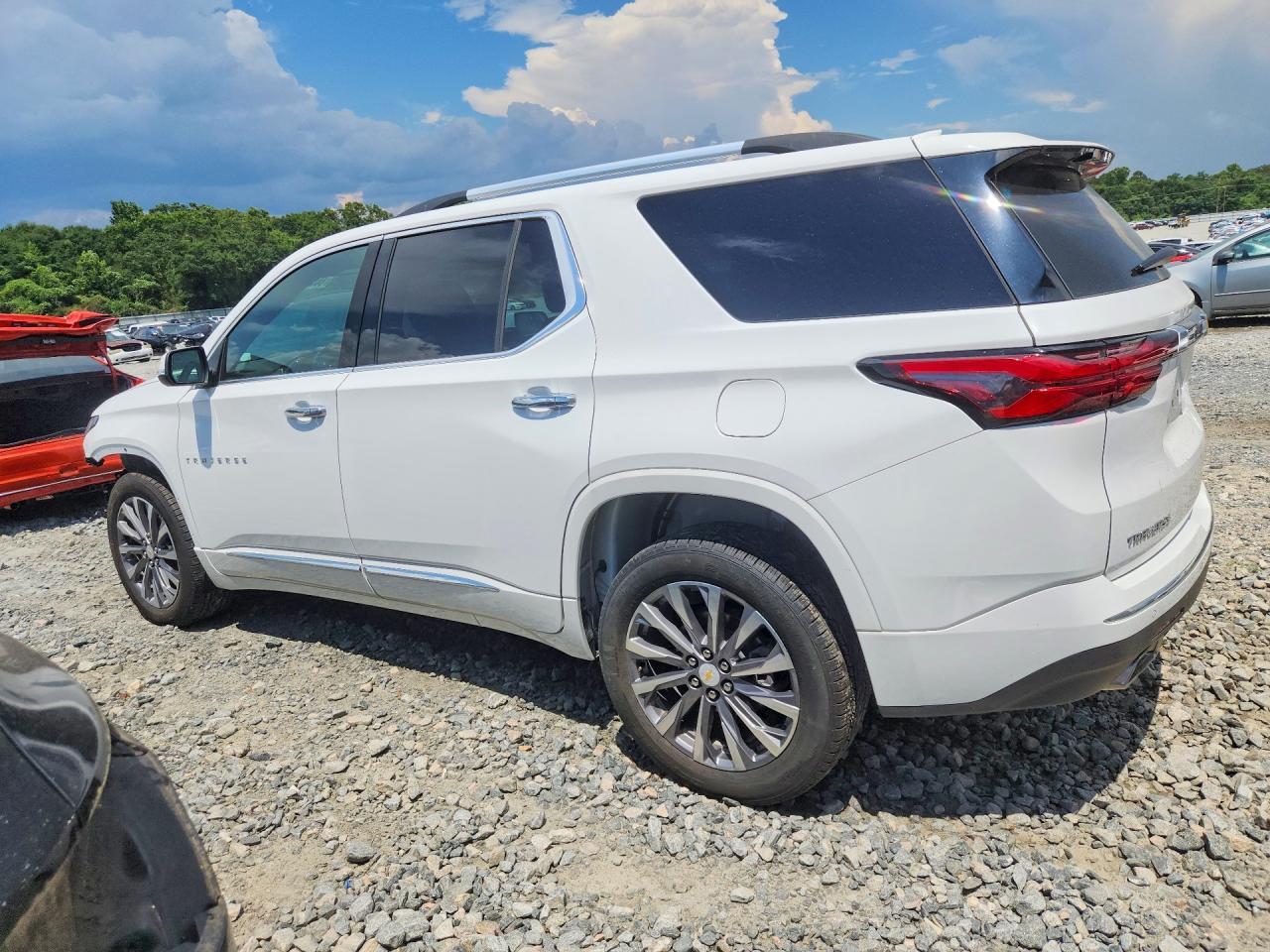 2023 Chevrolet Traverse Premier - Фото 2