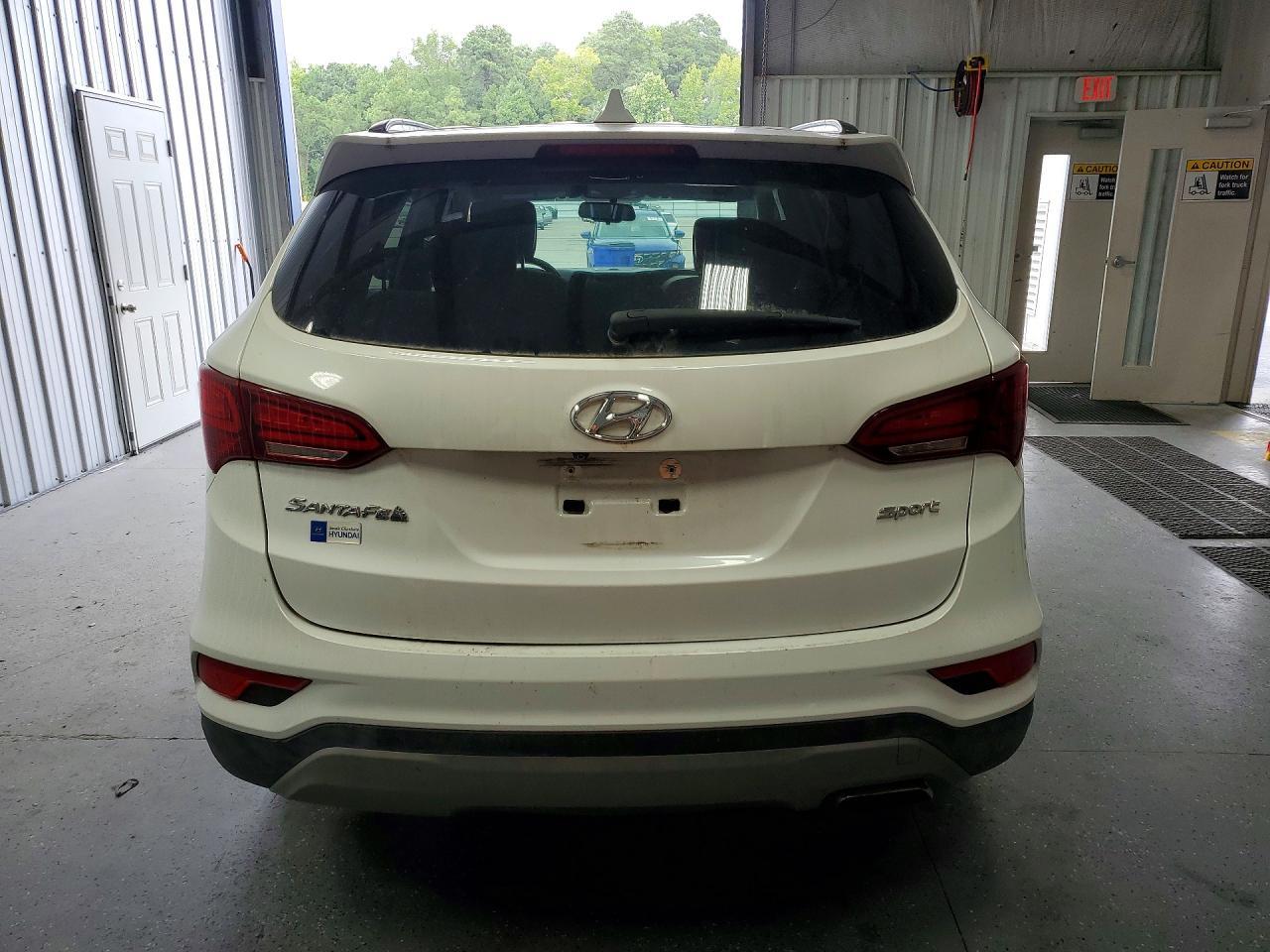 2017 Hyundai Santa Fe Sport 2.4L - Image 6