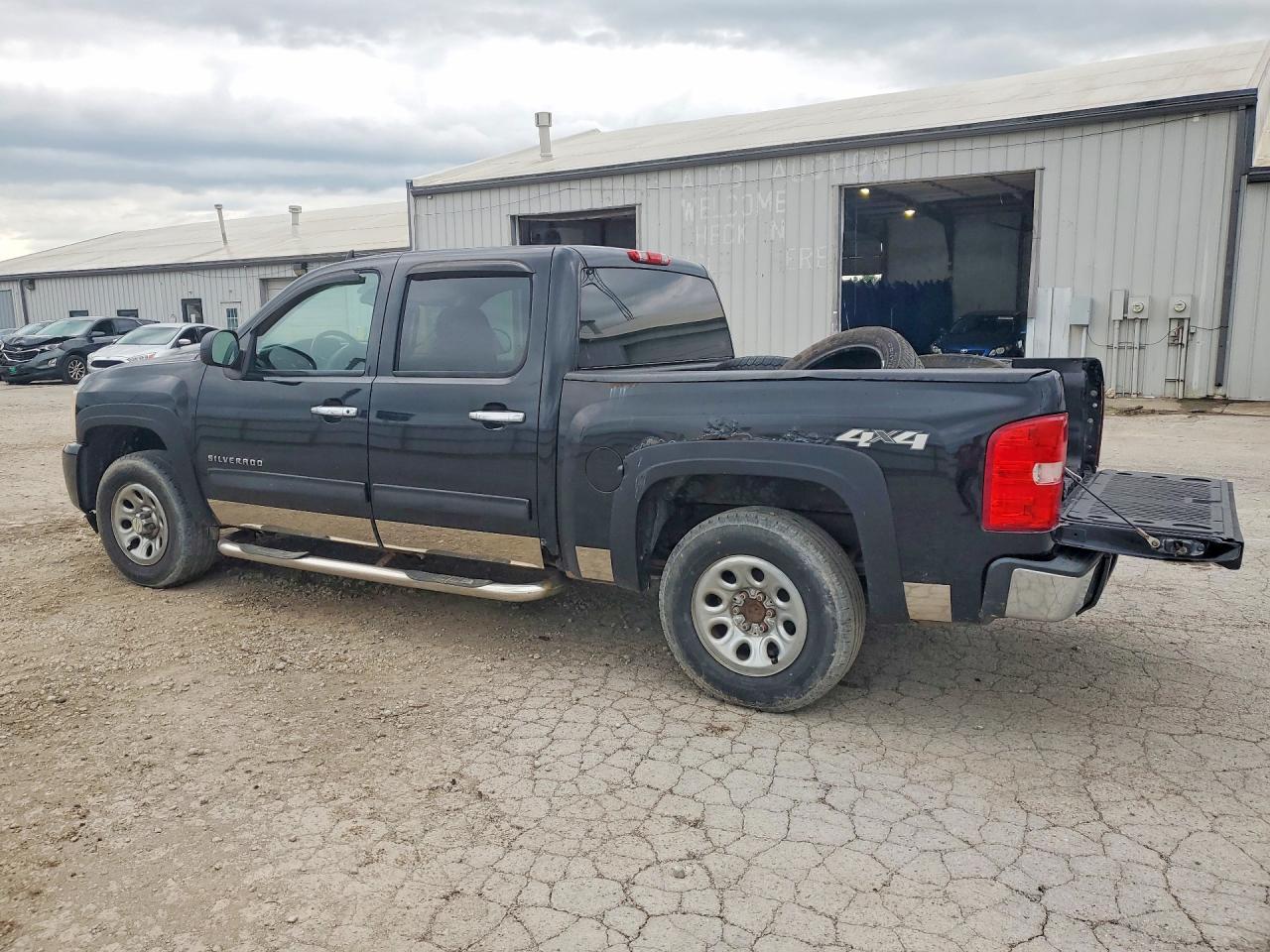 2011 Chevrolet Silverado K1500 Lt - Image 2
