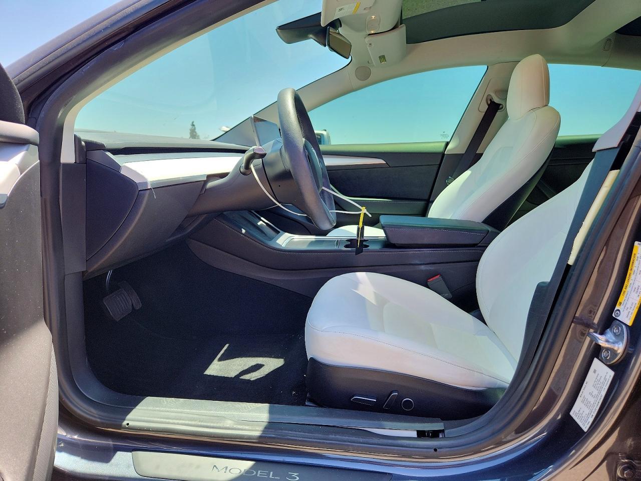 2022 Tesla Model 3 - Фото 7