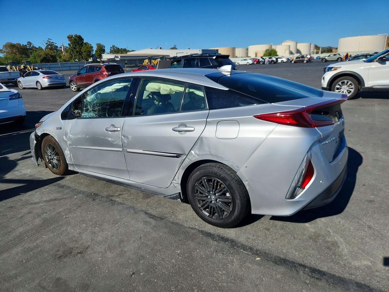 2017 Toyota Prius Prime Advanced - Фото 2