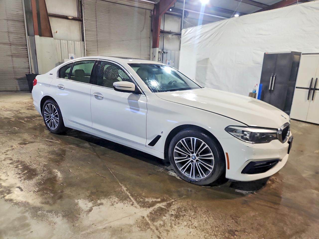 2018 BMW 530Xe - Фото 4
