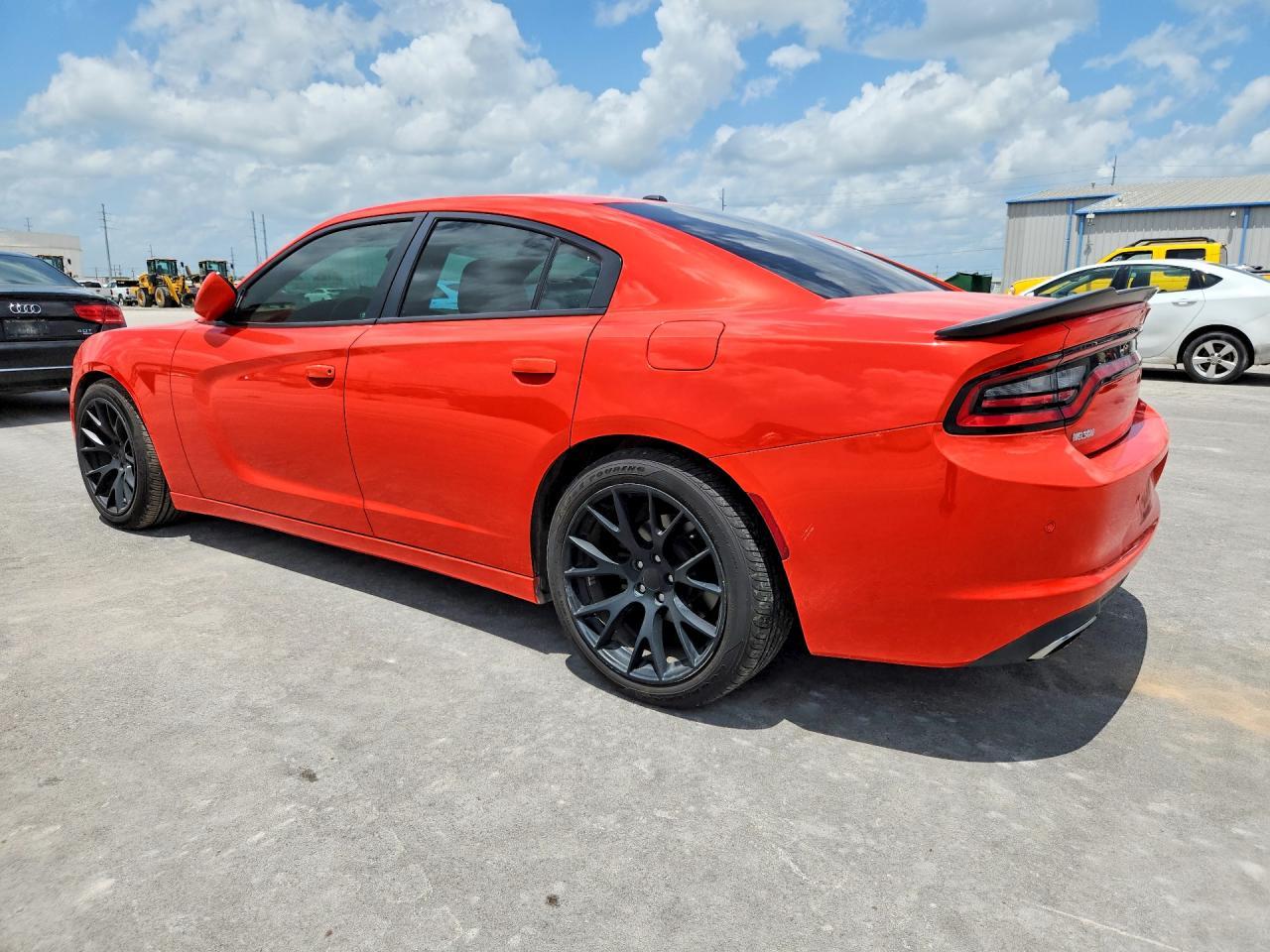 2017 Dodge Charger Se - Image 2