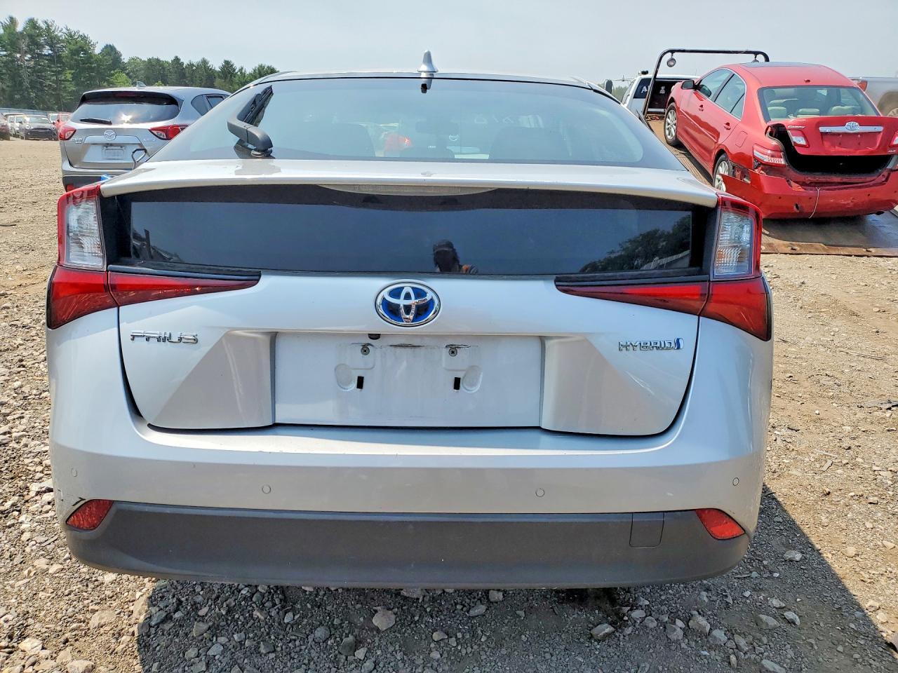 2021 Toyota Prius Le - Image 6