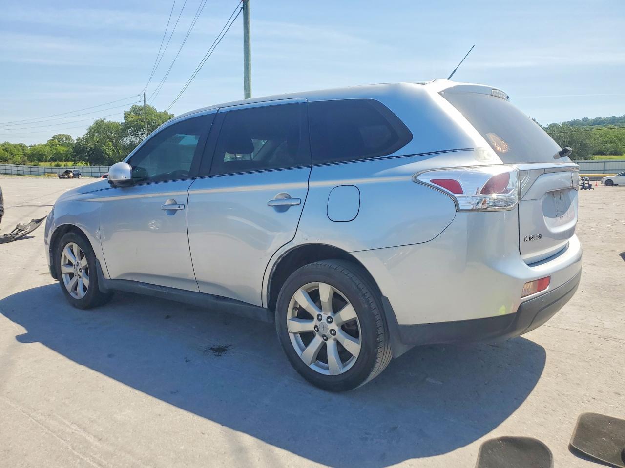 2014 Mitsubishi Outlander Es - Фото 2