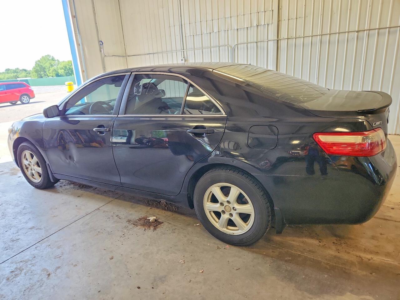 2007 Toyota Camry Le - Image 2