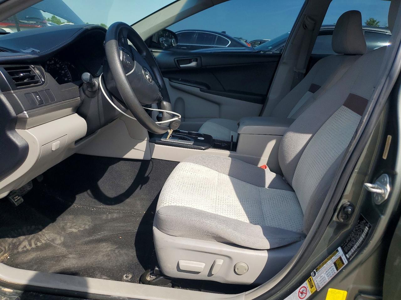 2012 Toyota Camry Le - Фото 7
