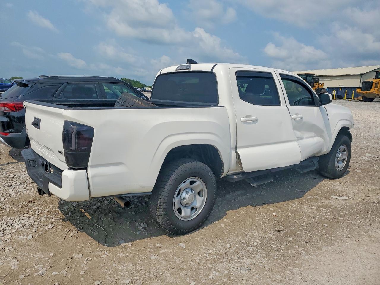2020 Toyota Tacoma Sr V6 - Image 3