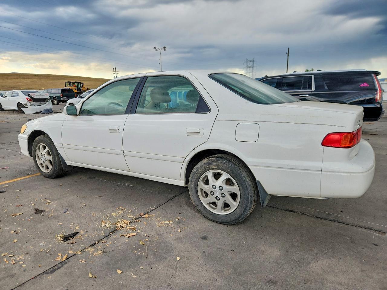 2000 Toyota Camry Le V6 - Image 2