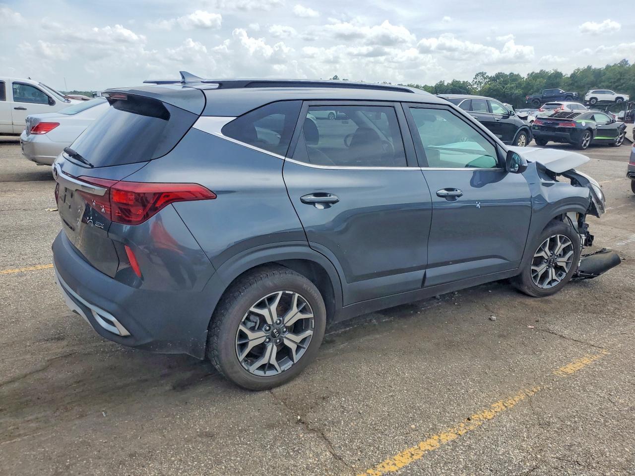 2021 Kia Seltos Ex - Фото 3