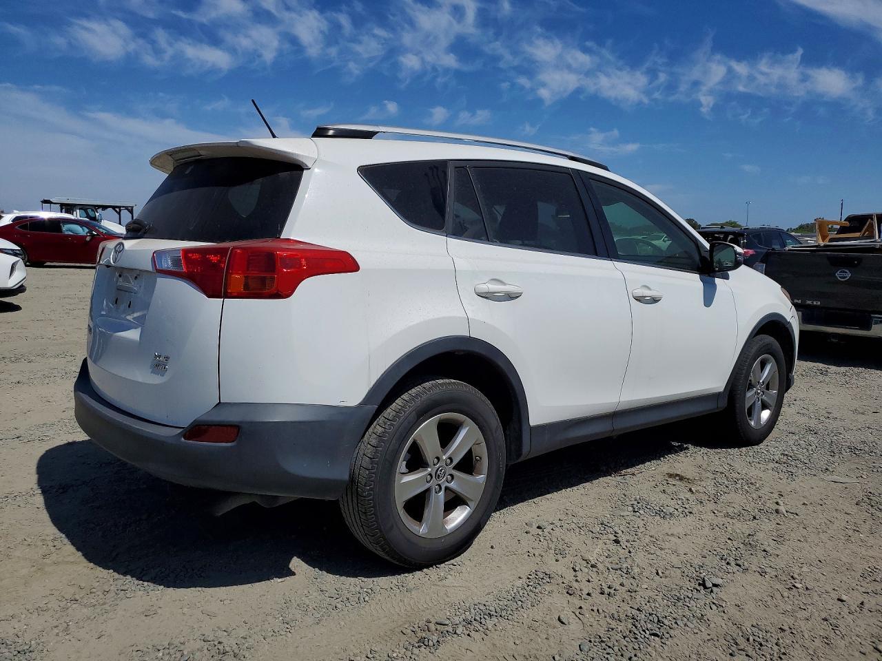 2015 Toyota Rav4 Xle - Image 3
