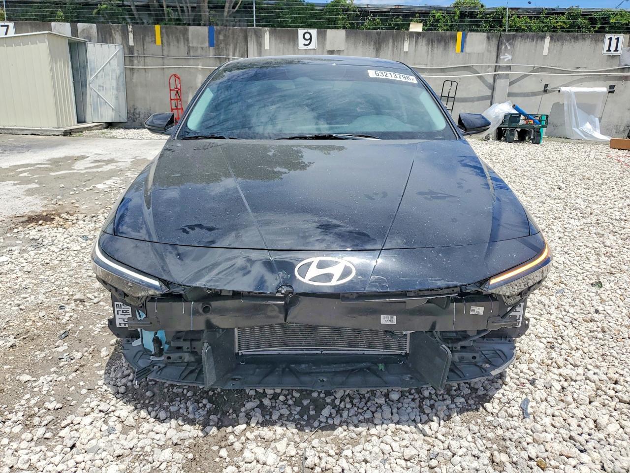 2025 Hyundai Elantra Se - Фото 5