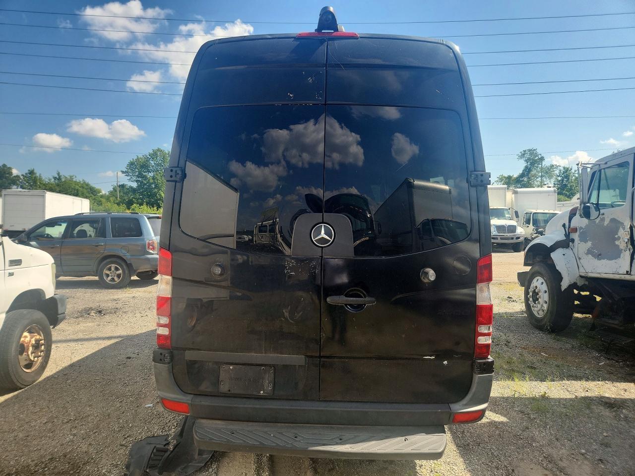 2017 Mercedes-Benz Sprinter 2500 - Image 6