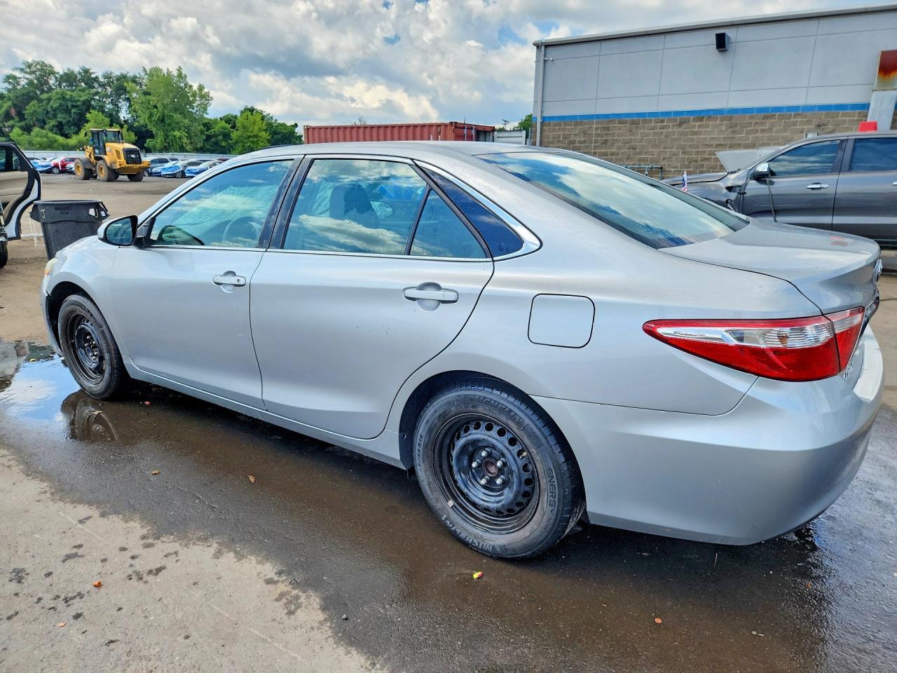 2017 Toyota Camry Le - Фото 2