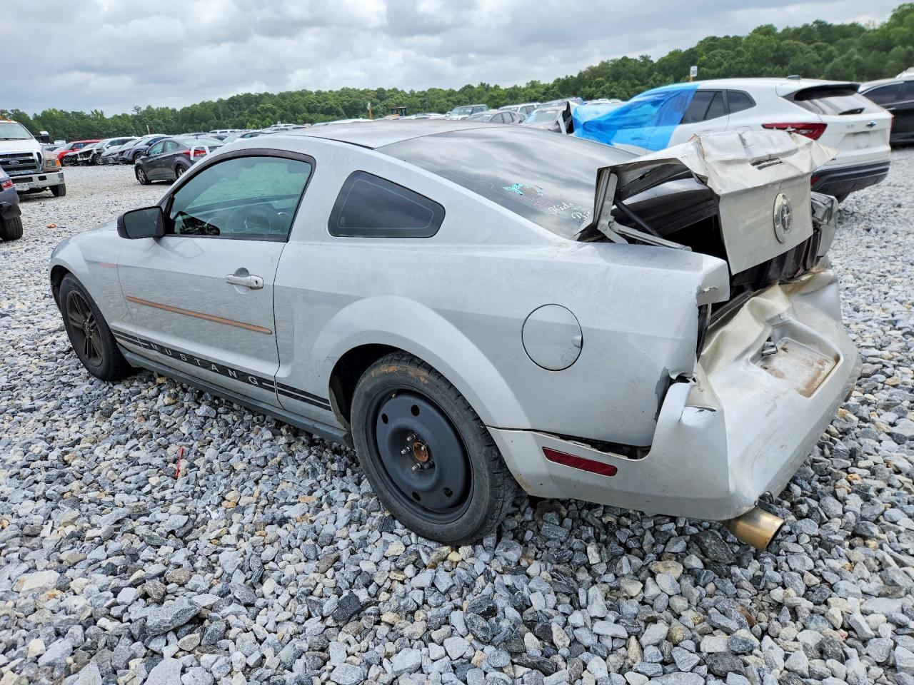 2005 Ford Mustang - Фото 2