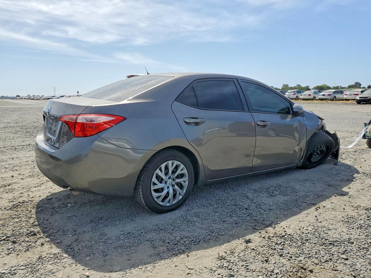 2018 Toyota Corolla Le - Фото 3