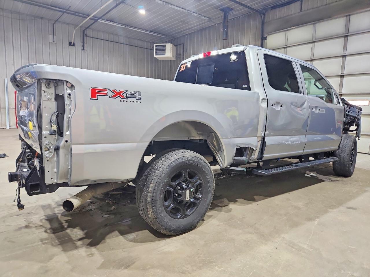 2024 Ford F250 Super Duty - Image 3
