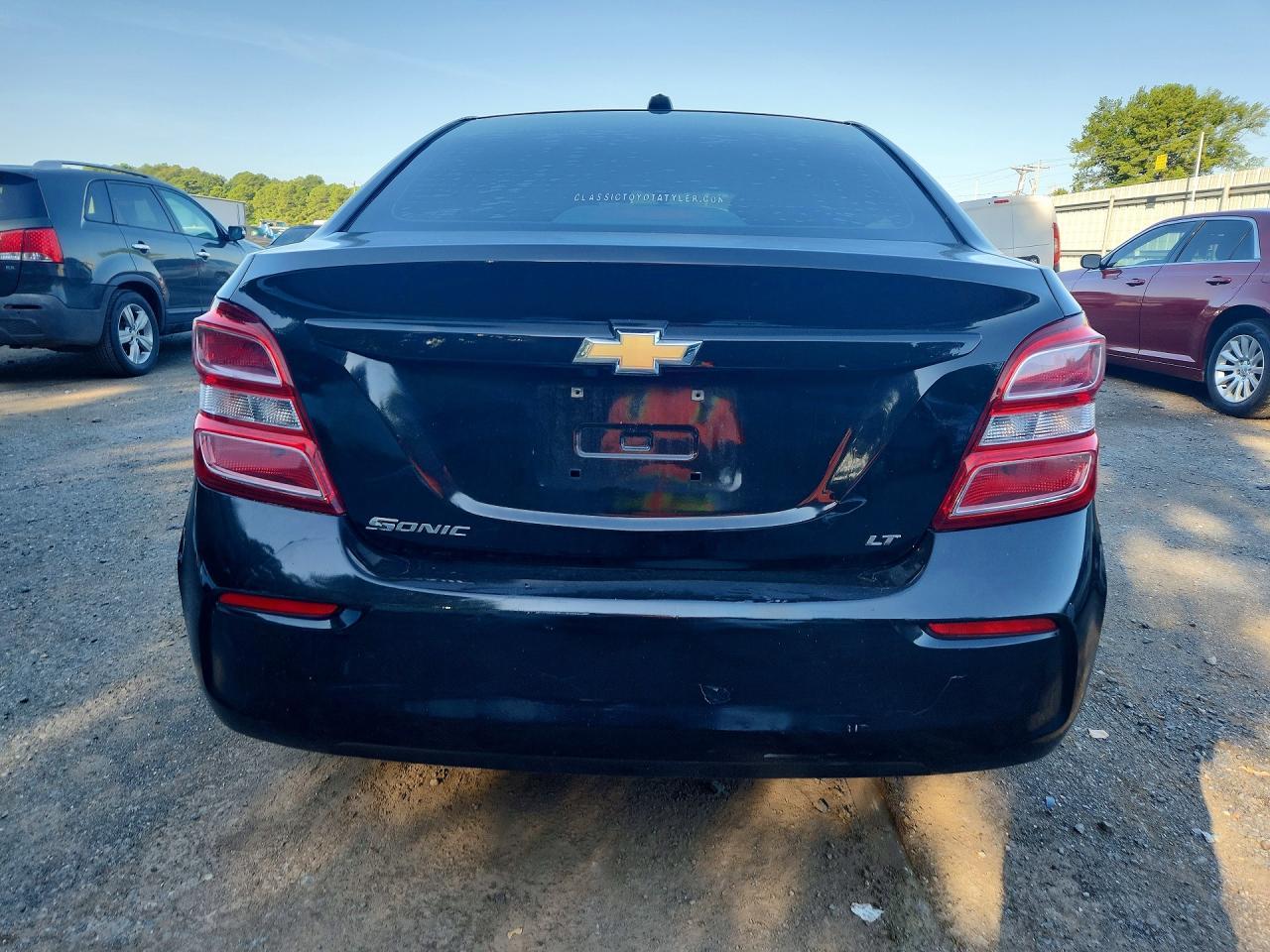 2018 Chevrolet Sonic Lt - Image 6