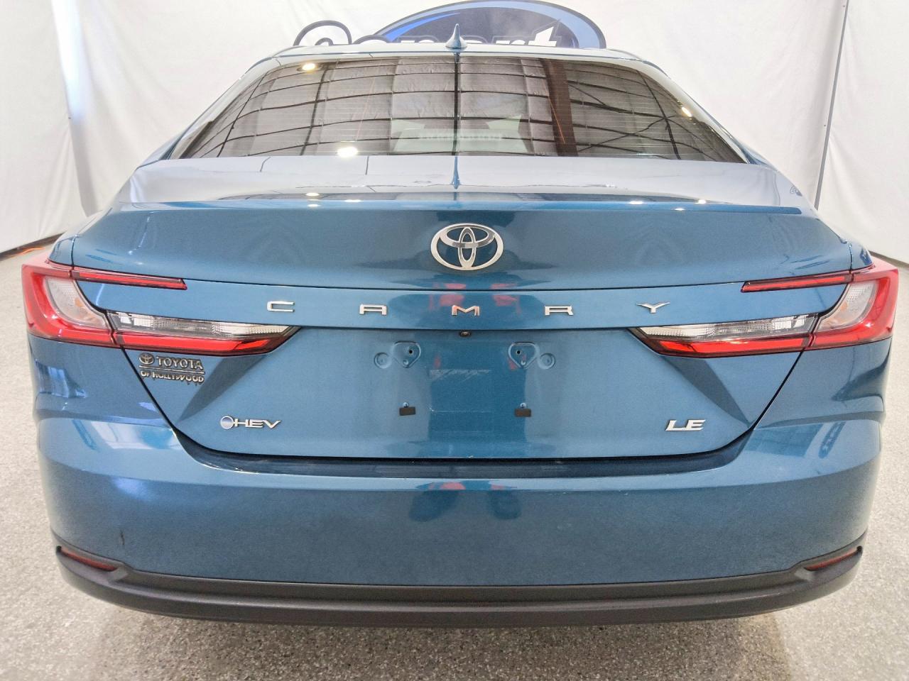 2025 Toyota Camry Le - Фото 6