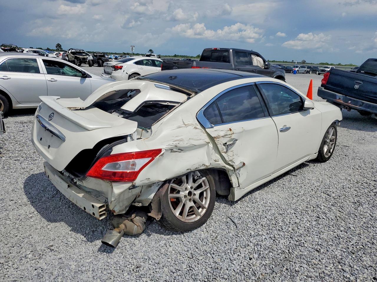 2010 Nissan Maxima 3.5 S - Фото 3