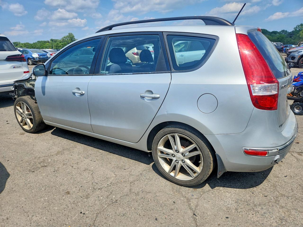 2010 Hyundai Elantra Touring Se - Фото 2