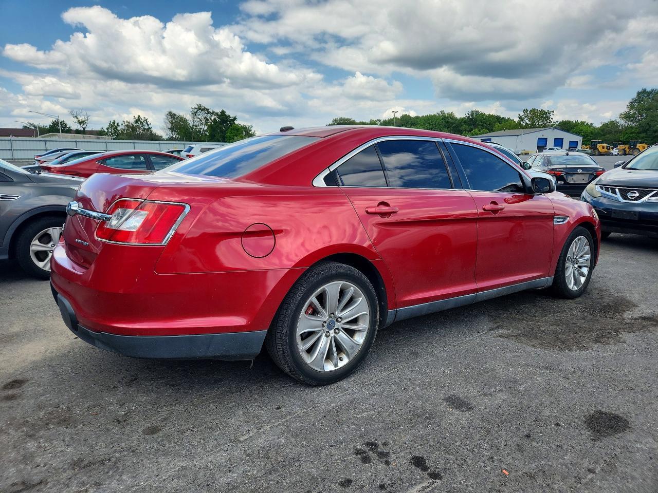 2010 Ford Taurus Limited - Фото 3