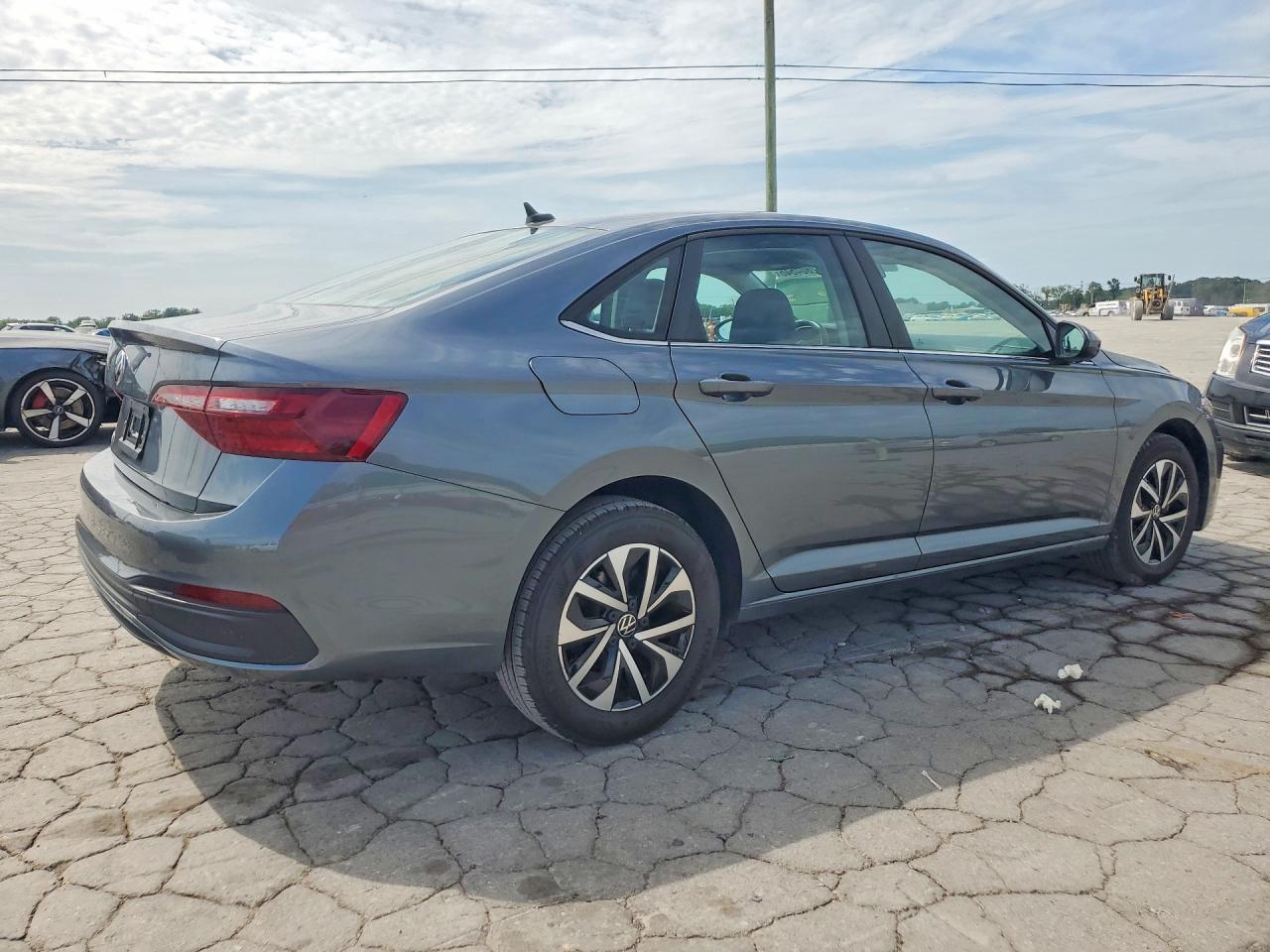 2024 Volkswagen Jetta S - Фото 3